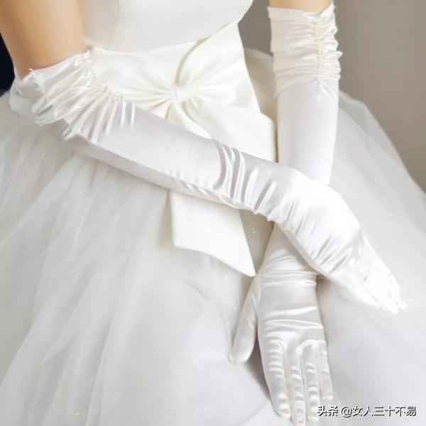 冬季婚纱礼服（冬季婚纱礼服图片）
