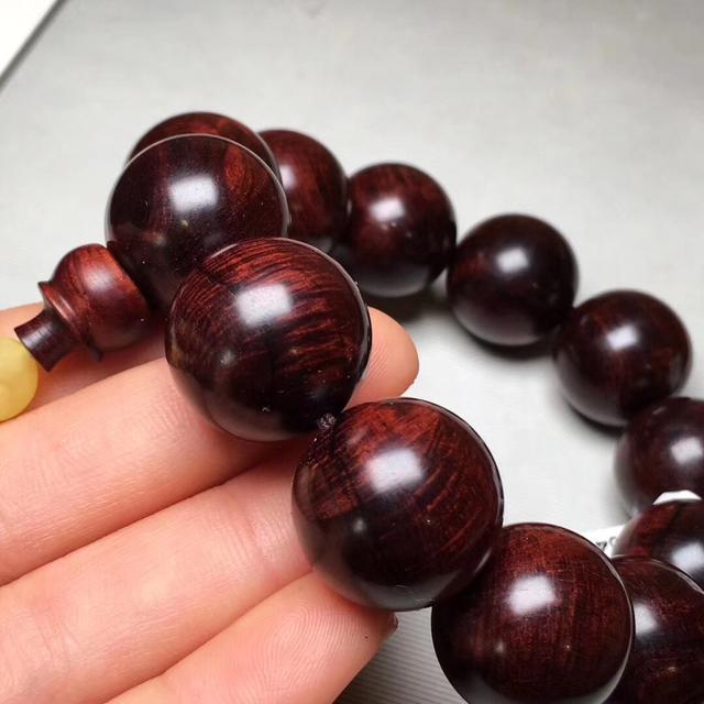 黄花梨木手串（黄花梨木手串图片）
