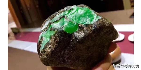 翡翠原石毛料（翡翠原石毛料开切）