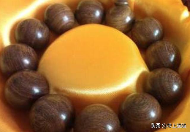 金丝楠木手串怎么盘（金丝楠木手串图片大全大图）