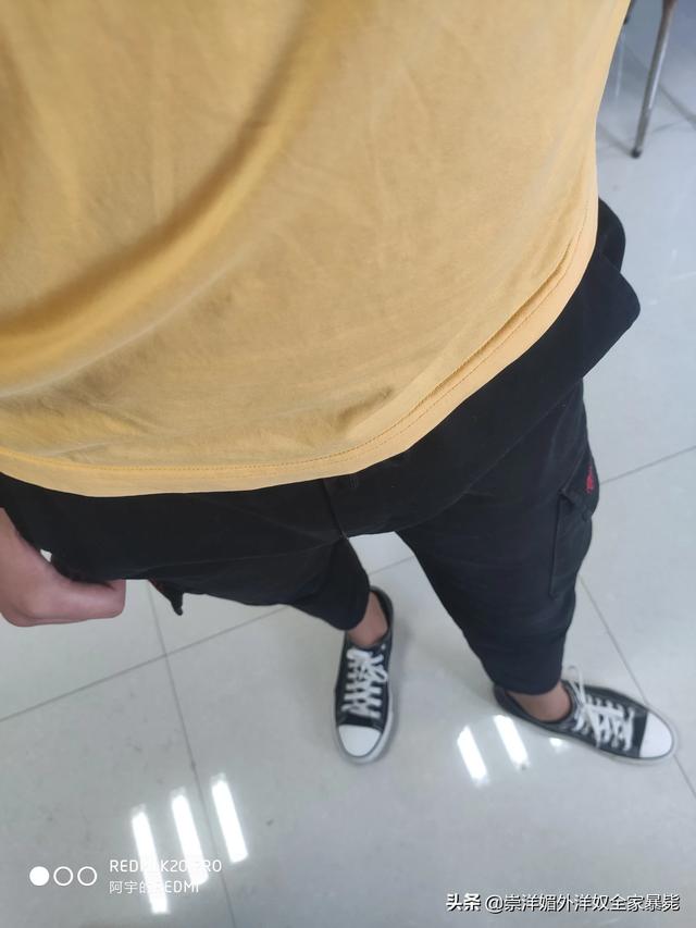 妈妈在家里总是穿得少故事（妈妈在家里总是穿得少故事女儿带妈妈买衣服的照片）